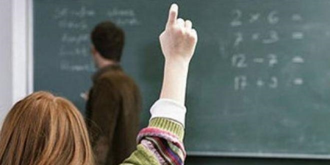 Öğretmenin öğrencisinin üzerine içecek döktüğü iddiası