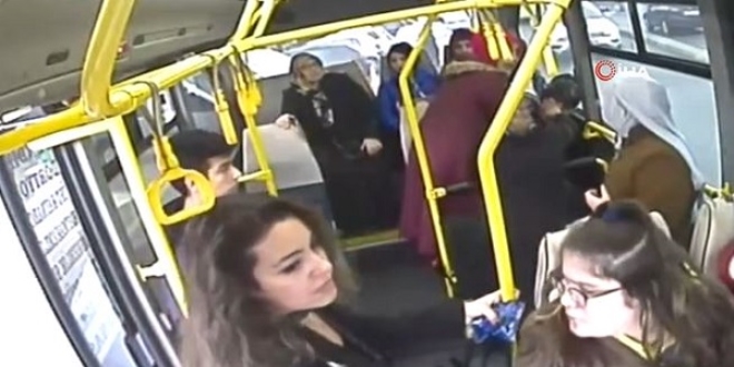 Kahraman şoför minibüste bayılan kadını hastaneye yetiştirdi