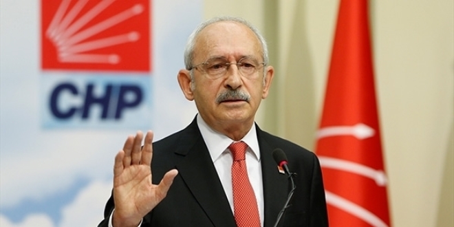 'Öğretmenler yoksulluk sınırının altında aylık almamalı'