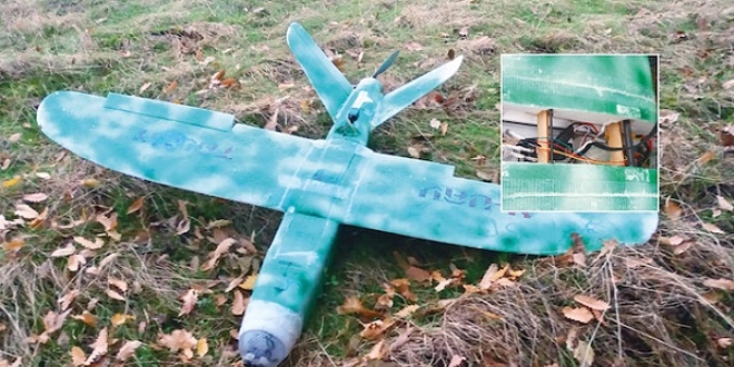 PKK model uçakta ısrarcı