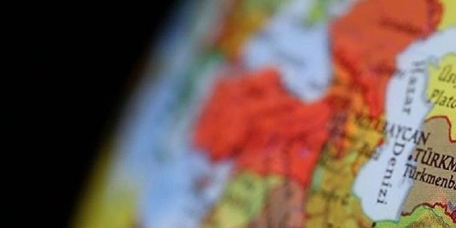 İran, emekli olanların kamuda çalışmasını yasakladı