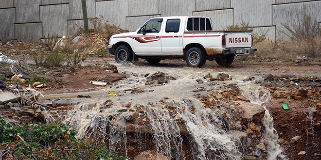 Bodrum'da i�me suyu hatt�nda patlama