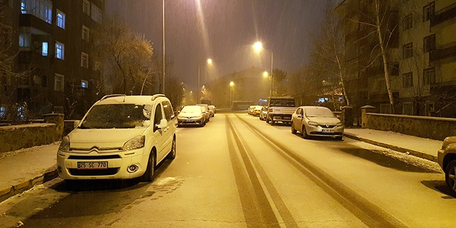 Erzurum'da youn kar ya