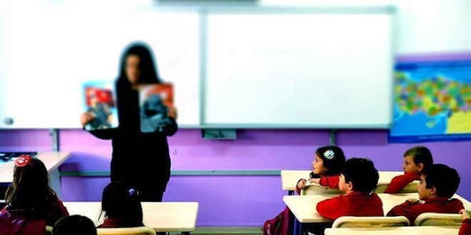Öğretmenlerin mesleki gelişimi yeniden yapılandırılıyor
