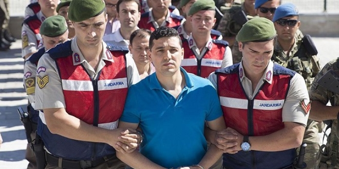 Pilotlara bombalama emrini Karakuş vermiş