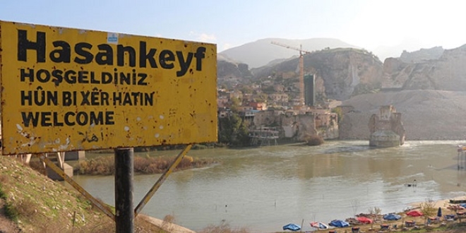 Hasankeyf'te ihale iptaline ra�men ta��ma i�lemleri s�r�yor
