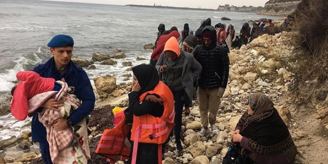 Düzensiz göçmenleri jandarma kurtardı