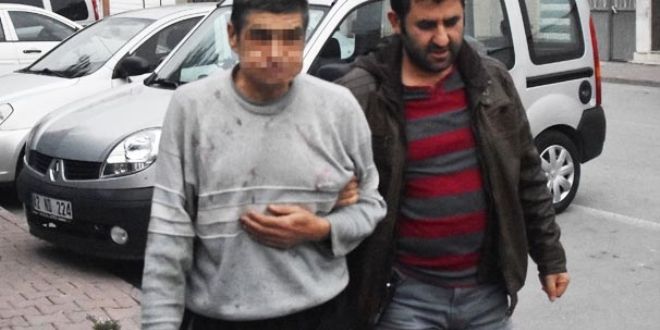 Annesini 40 yerinden b��aklam��