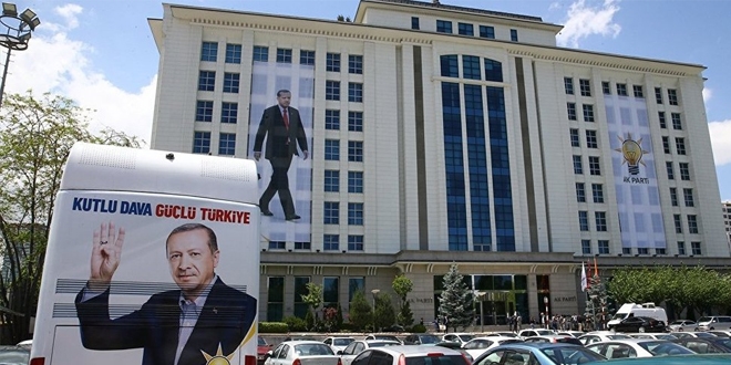 Ak Parti bu başkanları yeniden aday gösterdi