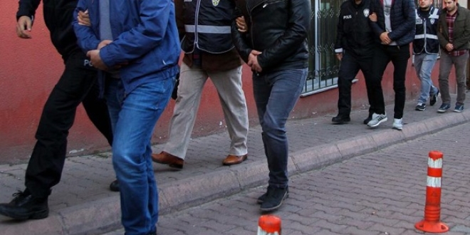 İzmir'de terör örgütü operasyonu: 23 gözaltı