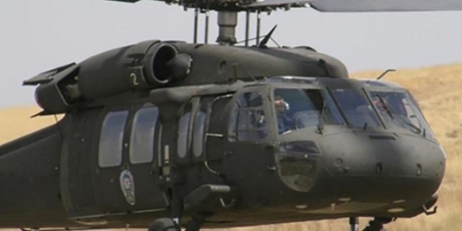Askeri helikopter fenalaşan hasta için havalandı