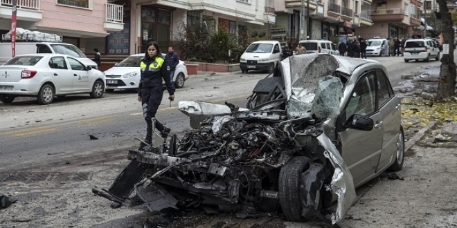 Freni boşalan kamyon 9 aracı hurdaya çevirdi