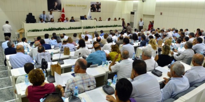 İzmir büyükşehir belediye meclisinde proje tartışması