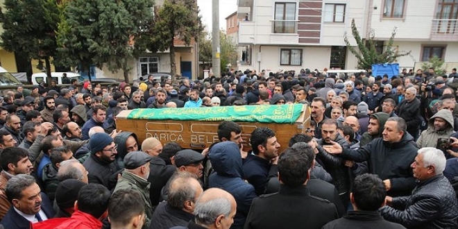 Viyad�k kazas�nda hayat�n� kaybeden i��iler topra�a verildi