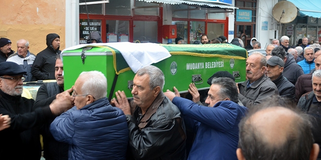 Hayat�n� kaybeden ��retmen topra�a verildi