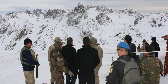 Vali Akbıyık'tan üs bölgesine ziyaret