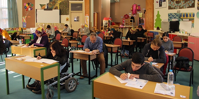 Engelli ��renciler i�in A��k��retim'de engel yok