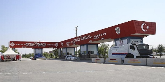 Sanık albay, kendisini suçlayan sanık binbaşıyı darp etti
