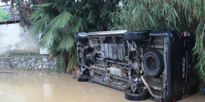'Bodrum'a muson yağmurları gibi yağmur yağdı'