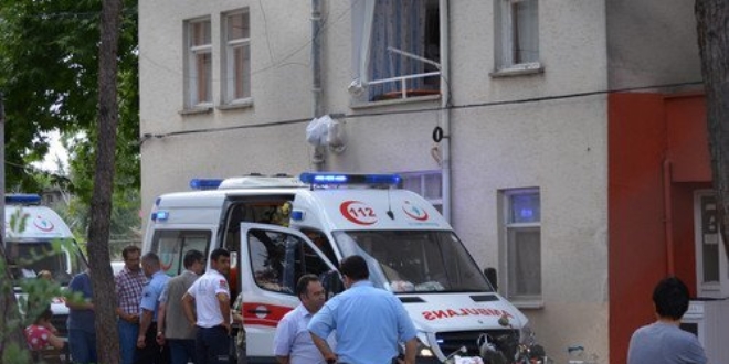 Eşinden ayrı yaşayan müdür, lojmanda ölü bulundu