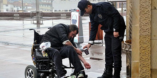 Polis memurundan alkışlanacak hareket!