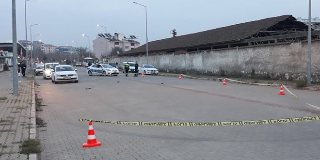 Manisa'da hastane bahçesinde silahlı kavga: 5 yaralı