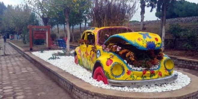 Otomobil �i�ek a�t�!