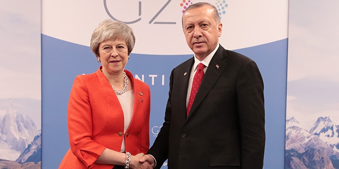 Erdoğan, İngiltere Başbakanı May'i kabul etti