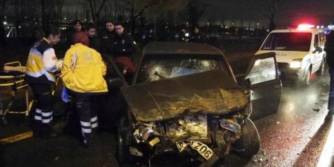 H�rs�zlar polisten ka�arken kaza yapt�: 1'i polis 3 yaral�