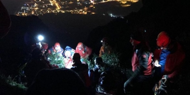 Denizli'de kayal�klara d��en 2 �ranl� 7 saat sonra kurtar�ld�