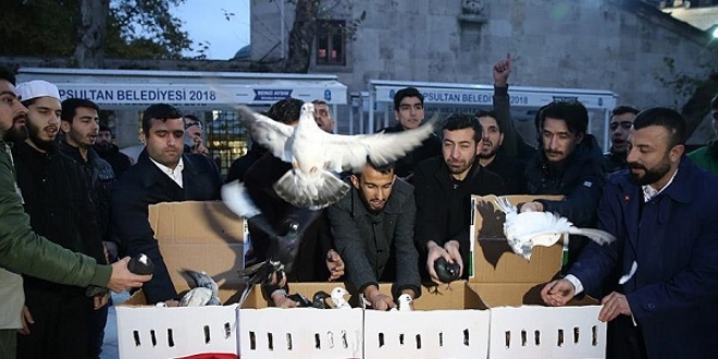 Ey�p Sultan'da Yemen i�in dua