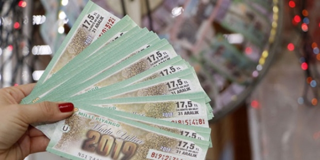 Milli Piyango biletleri sat��a ��kt�, Antalyal�lar bayilere ko�tu