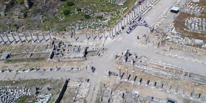 Perge'deki 9 eserin restorasyonu i�in sponsor aran�yor