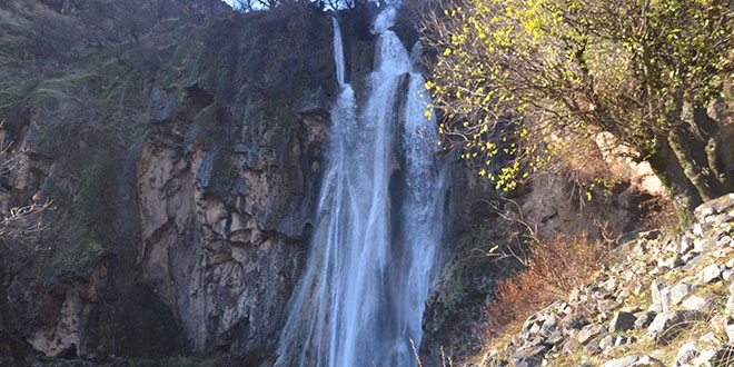 Şırnakta yağış sonrası dev şelaleler oluştu