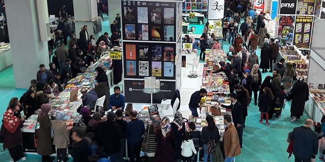 Şanlıurfa'da kitap fuarı ziyaretçi akınına uğradı