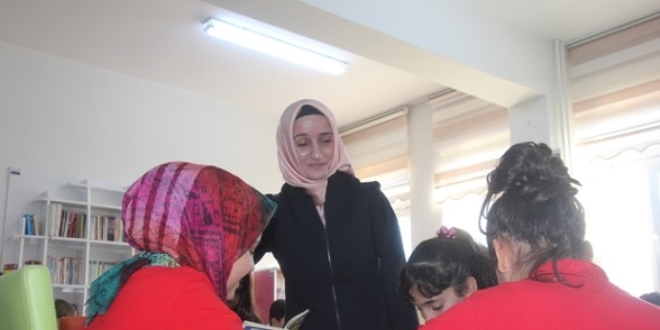 Elleri ve bacakları engel olmadı, 4 üniversite bitirdi