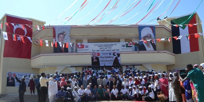 Erdoğan'ın söz verdiği üniversite Sudan'da açıldı