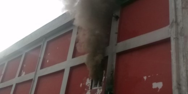 Bursa'da mobilya fabrikas�nda yang�n: 1 �l�