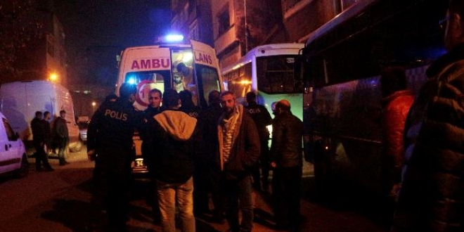 Otomobil s�r�c�s�, tart��t��� otob�s �of�r�n� vurdu