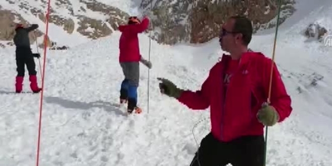 Kay�p da�c�y� bulma �al��malar� devam ediyor