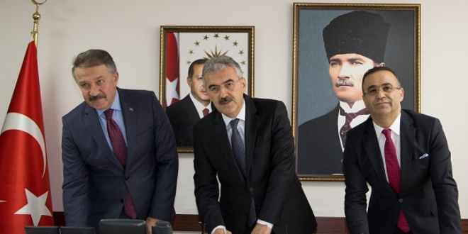 G�venli internet i�in 1,5 milyon ki�iye e�itim