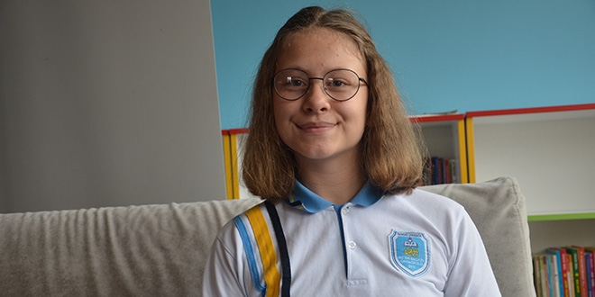 13 y�ll�k ya�am�na 12 ameliyat s��d�rd�