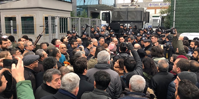 �stanbul Havaliman�'ndaki olaylara ili�kin tahliye karar�