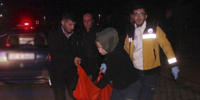 Üniversite kampüsünde satırlı kavga: 1'i ağır 2 yaralı