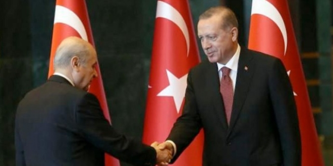 İki parti birlikte sahaya inecek