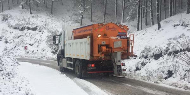 Yılın ilk karı düştü, ilçe beyaza büründü