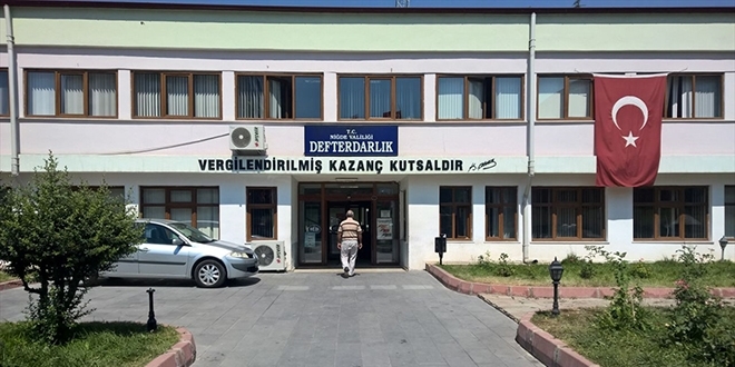 Rüşvet alırken yakalanan memur gözaltına alındı