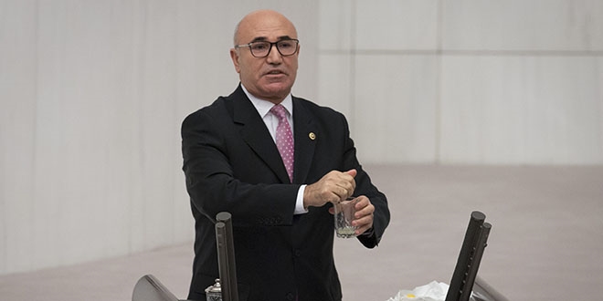 CHP'li Tanal, Meclis kürsüsünde limon sıktı!