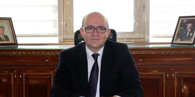 Rektörden engelli öğrenciye doğum günü sürprizi