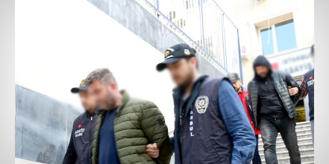 İstanbul'da, 2 polise 'rüşvet' gözaltısı